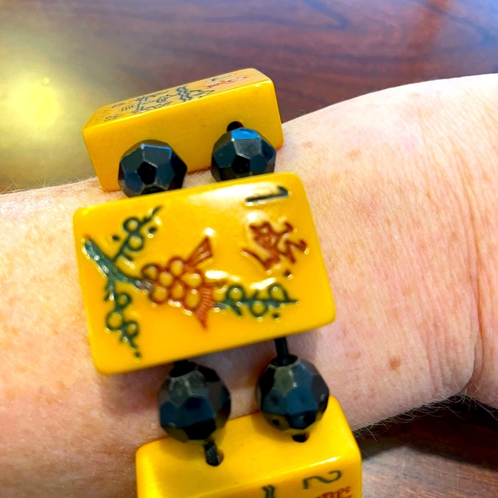 Vintage Bakelite Mahjong tile bracelet. Butterscotch with black beads b/t tiles